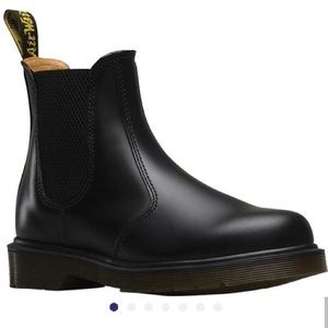 Dr Marten Chelsea boots